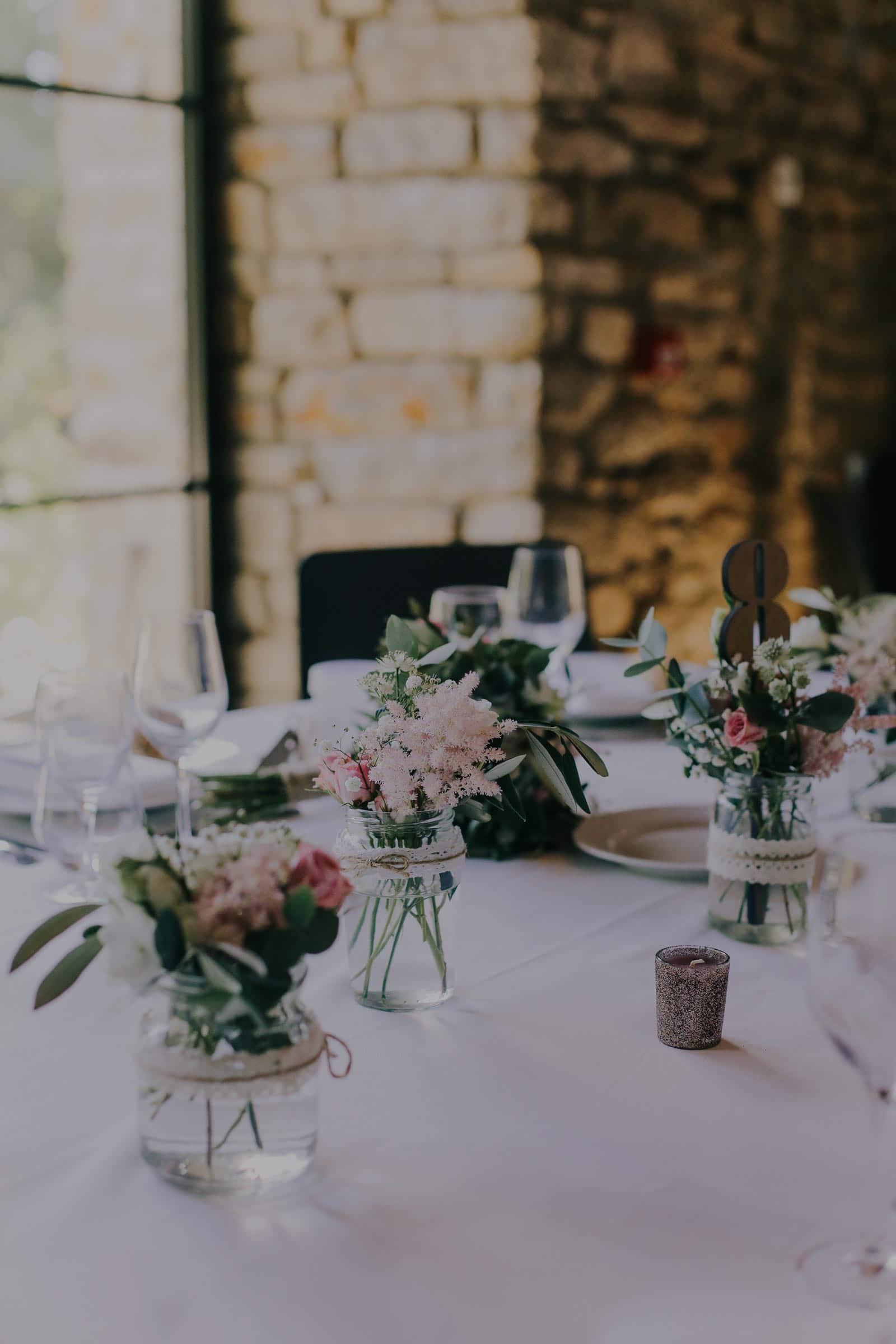 Composition et décoration de table d'un mariage à Vannes